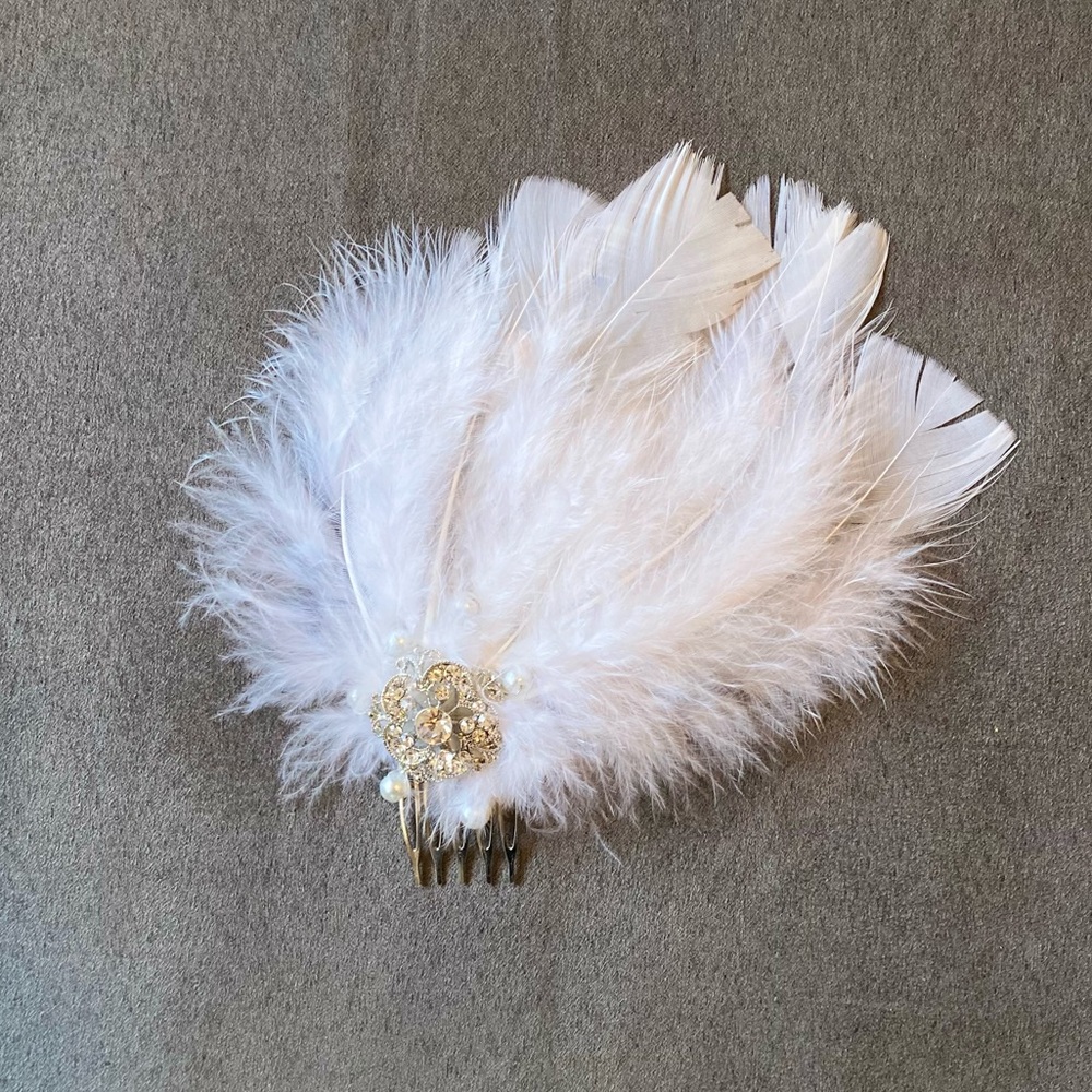 White Feather Hair Comb